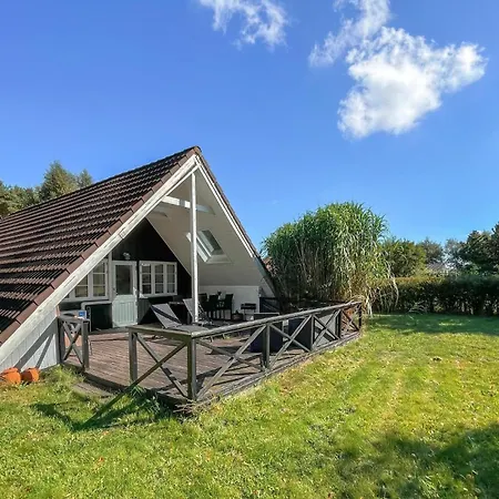 Hébergement de vacances Awesome Home In Rodby With Wifi *